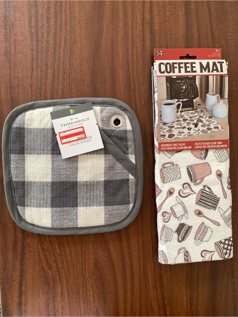 Threshold Gray and Cream Buffalo Check Pot Holder with Coffee Mat